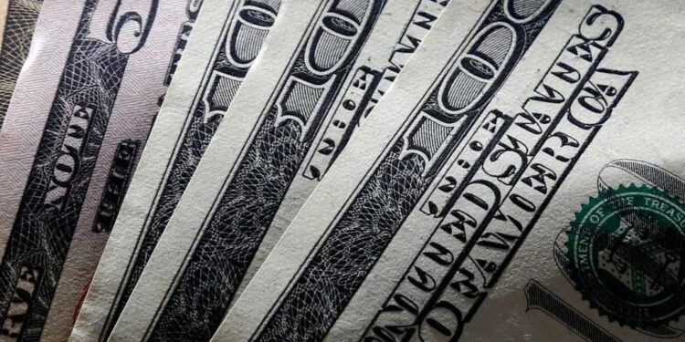 Sacan de circulación billetes de 100 dólares: cuáles son y hasta cuándo se pueden cambiar
