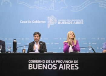 Kicillof: “Si el Gobierno nacional quiere vaciar o vender Aerolíneas Argentinas, la provincia de Buenos Aires no lo va a permitir”