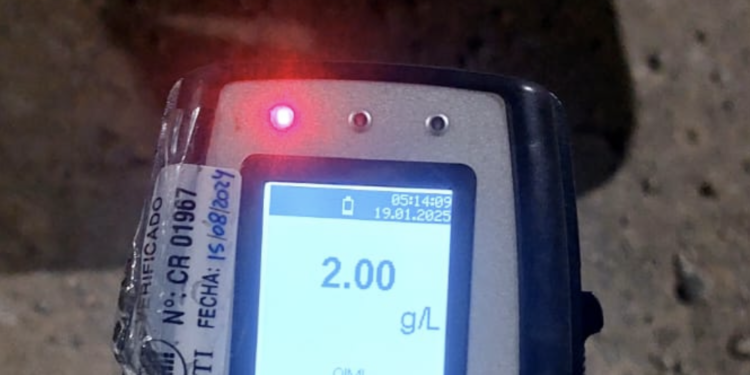 Circulaba alcoholizado por Bariloche y quiso evitar un control: se quedó sin licencia y sin vehículo