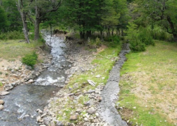 Argentina sorprendente: un arroyo une dos océanos
