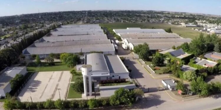 Coronel Suárez: Dass anunció el cierre de su fábrica de calzado y despide a 360 empleados