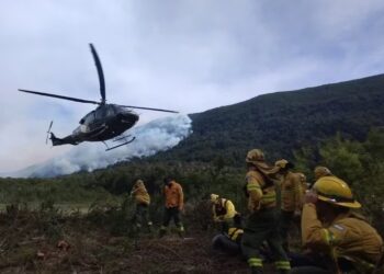 El incendio en el Parque Nacional Nahuel Huapi ya consumió más de 4.000 hectáreas