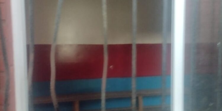 Robo, destrozos y vandalismo en el Club Ventana.