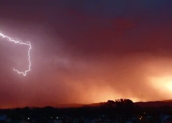 Tormenta, lluvia y candilazo en la tarde serrana
