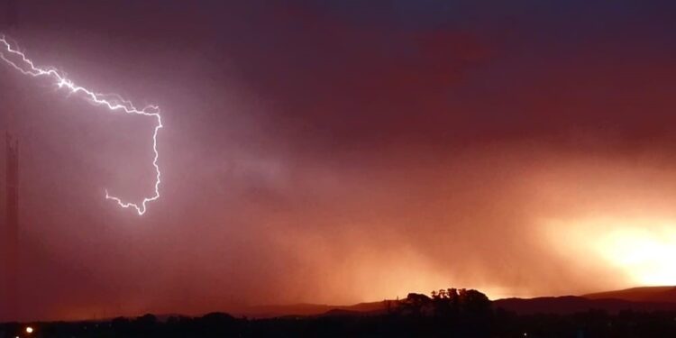 Tormenta, lluvia y candilazo en la tarde serrana