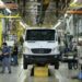 SMATA les anunció a los trabajadores que Mercedes-Benz se va del país
