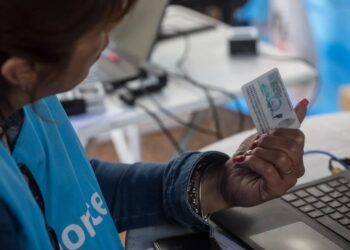 El Gobierno aumentó los precios de la renovación del DNI y el Pasaporte del Renaper: cuánto valen