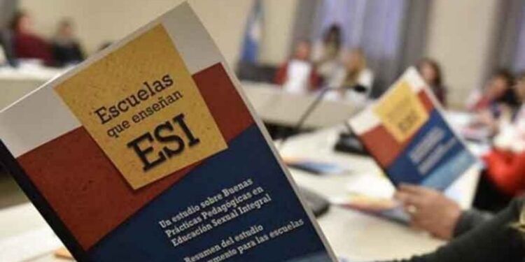 A pesar de que el Gobierno eliminó contenidos sobre Educación Sexual integral, trece provincias la mantienen en su programa