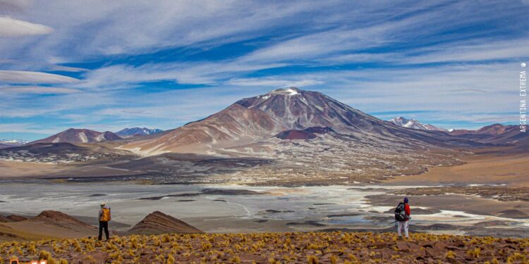 Argentina lidera el ranking mundial de los volcanes más altos del mundo: cuál es y en qué provincia queda el pico más elevado