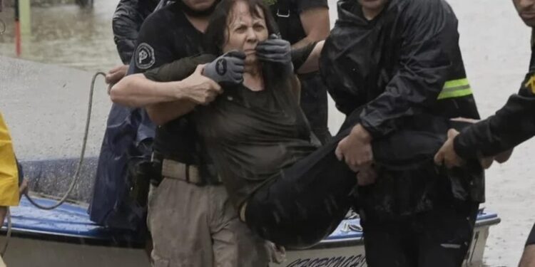 La salud mental ante la catástrofe en Bahía Blanca: «A veces es muy difícil poner un parámetro de cómo se repara.»