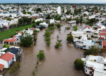 Tragedia en Bahía Blanca: dónde ver la lista de personas evacuadas