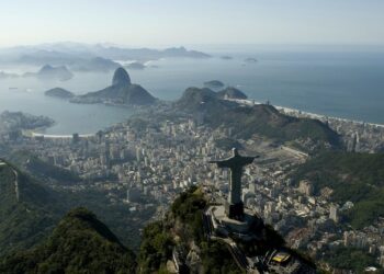 Reservas sin respiro: se fueron casi US$ 1.500 millones por el turismo y el pago de tarjetas de crédito