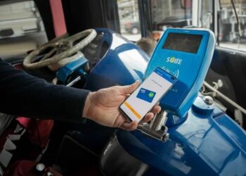 Dónde y desde cuándo se puede pagar el colectivo con tarjeta de crédito, celular o reloj inteligente