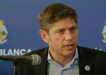 Axel Kicillof sobre la inundación en Bahía Blanca: “No fue ni castigo bíblico ni película de terror, sino producto del cambio climático”