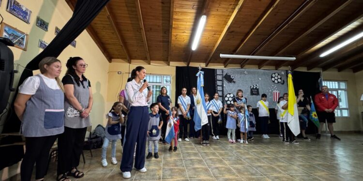 Marcela Giménez: “Tenemos un profundo cambio en cuanto a la asistencia de alumnos y profesores»