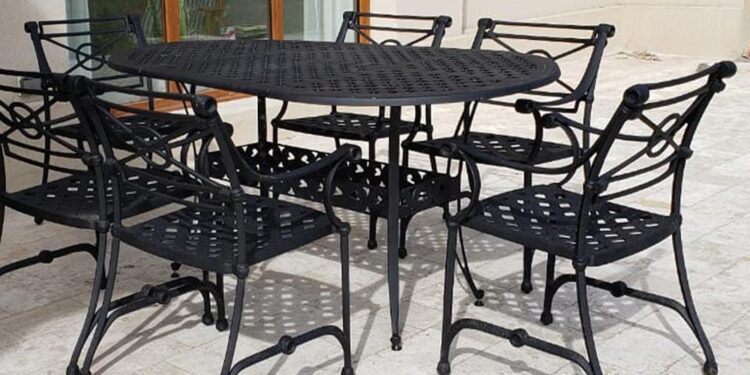 Equipamiento de jardín en aluminio: ventajas frente a otros materiales