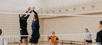 Voley para todas las edades en Saldungaray: «Siempre les digo a los chicos que prueben, es un deporte muy lindo».
