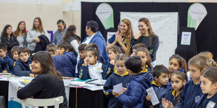 Acompañada por el intendente comenzó la Expo Deportiva y Cultural en Tornquist