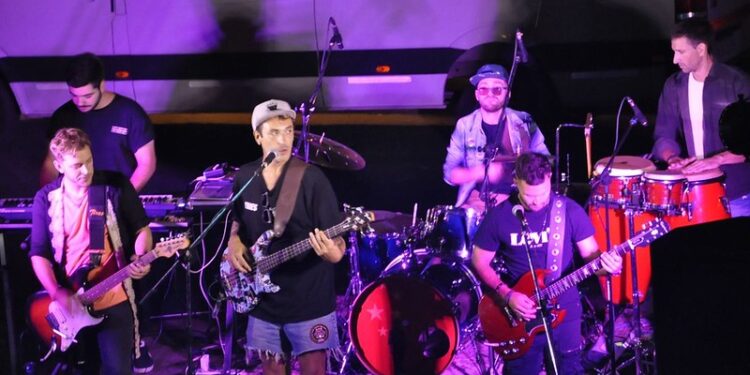 Love en Las Sierras: «la propuesta musical para hacer que la gente participe y no sea sólo de los instrumentos»