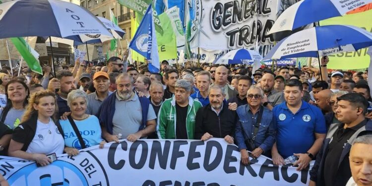 La CGT marcha por el Día del Trabajador y reclama la reapertura de las paritarias ante la suba de la inflación