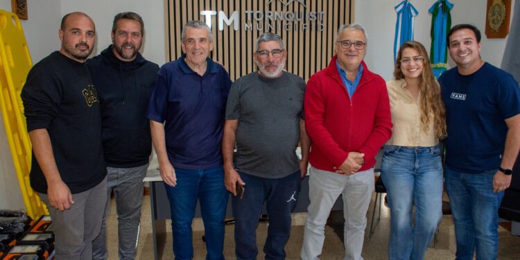 Bordoni incrementó los subsidios a los clubes y les entregó materiales de salud