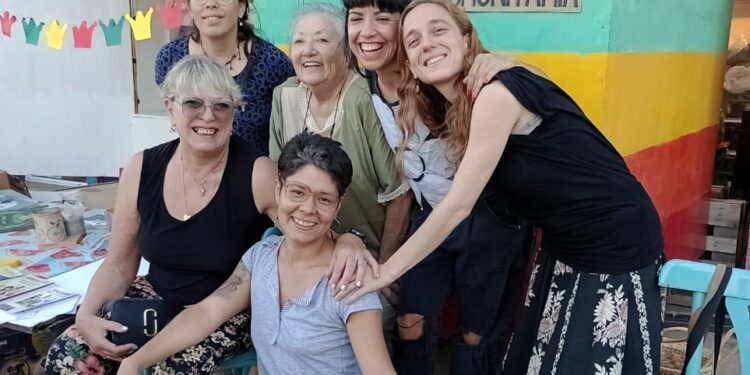 «Vecinas en el «Aire» N° 9:  «Adolescencia, ESI y una apuesta por la lectura en comunidad»