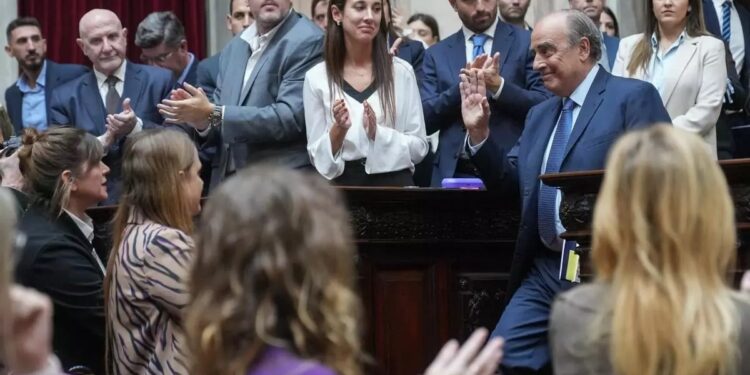 Entre críticas al acuerdo con el FMI y el operativo de Bullrich, Francos defendió la gestión libertaria