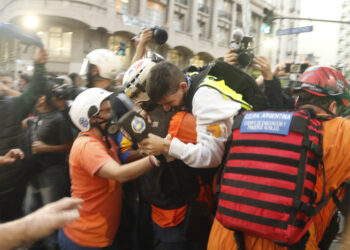 Represión en la marcha de jubilados: un periodista resultó herido y fue hospitalizado