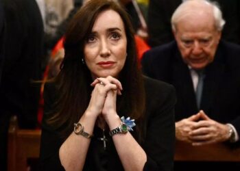 Victoria Villarruel fue abucheada a la salida de la misa por el papa Francisco en Flores