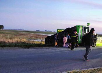 Volcó un micro de larga distancia en la ruta 51; hay muertos.
