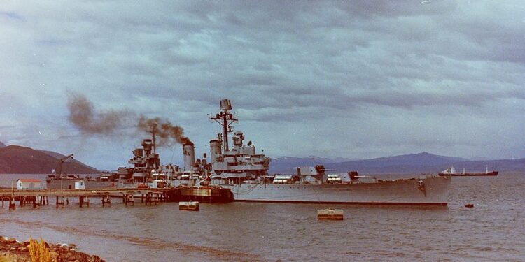 El hundimiento del ARA General Belgrano: 323 muertos, 58 minutos para escapar y lealtad hasta el final