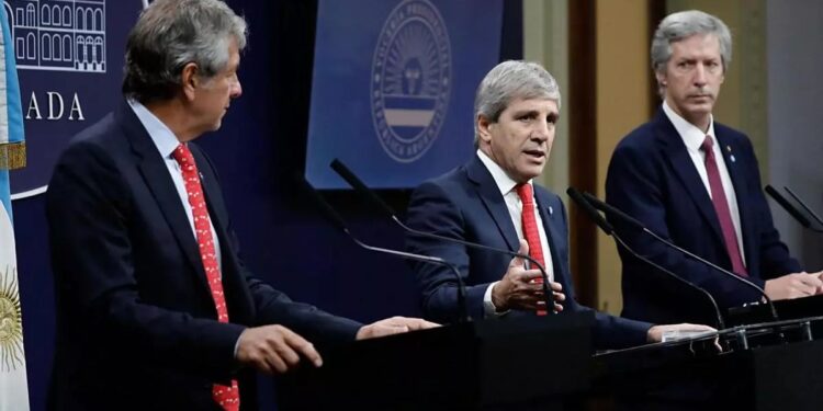 “Tus dólares, tu decisión”: el Gobierno anunció el blanqueo de los ahorros “bajo el colchón”