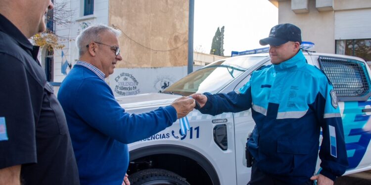 Junto al Ministro de Seguridad provincial, Bordoni entregó nuevos móviles policiales