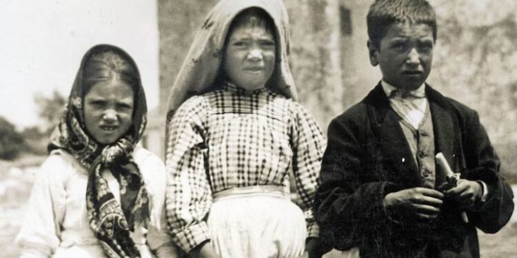 Las oscuras profecías que la Virgen le hizo a una pastorcita de Portugal hace más de un siglo y anticiparon guerras y atentados
