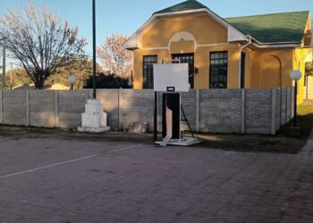 Vandalizaron el playón de la escuela N° 6 en Sierra de la Ventana