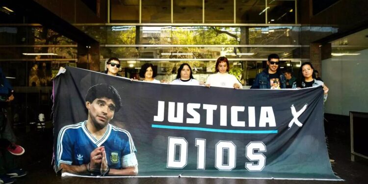 Se cayó el juicio por la muerte de Maradona: responsabilizaron a Makintach y habrá que sortear un nuevo Tribunal