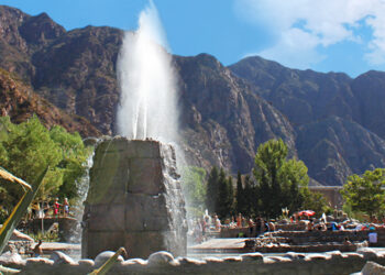 Las termas que nacieron de 9 gotas mágicas