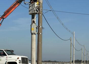 La CELT. instaló un nuevo tendido eléctrico en Tornquist con línea compacta