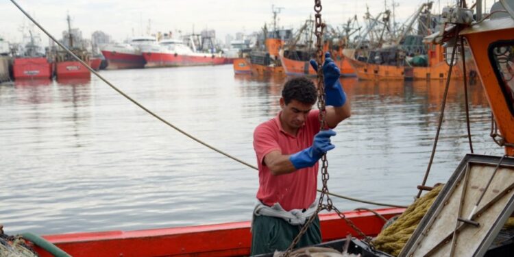 Javier Rodríguez: “Milei está llevando al abismo al sector pesquero”