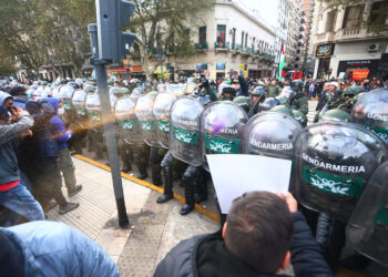 Otra vez la policía reprimió y detuvo a reporteros gráficos en la marcha de jubilados