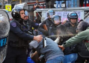 Procesaron al policía que gaseó a una nena de 10 años en el Congreso