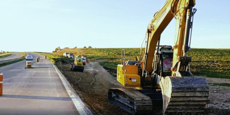 Vialidad avanza con los trabajos de reconstrucción de la banquina en la ruta 3.