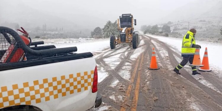 Se reúne el comité de crisis para continuar con las tareas de prevención ante el frío y la peligrosidad de las rutas.