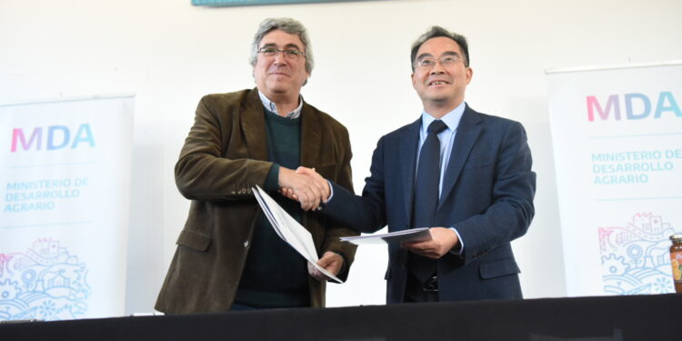 Acuerdo con China por más ciencia y tecnología en las chacras experimentales bonaerenses