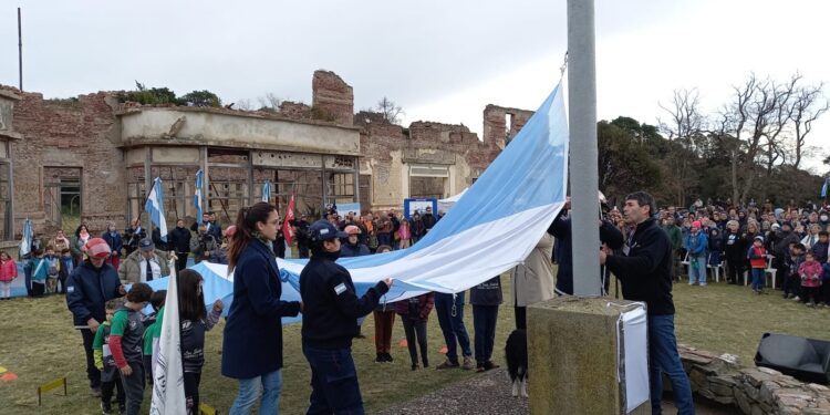 Día de la Bandera: Convocatoria a reunión organizativa en Villa Ventana
