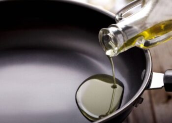 ANMAT prohibió la venta de un aceite de oliva y una harina de almendras