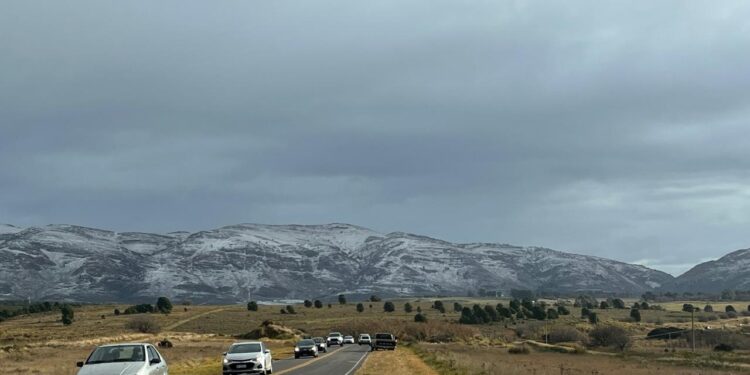 Nieve, lluvia y viento intensos. Lunes muy frío en la comarca.