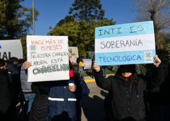Trabajadores del INTI convocan este lunes a una movilización en contra del decreto “que los desguaza”