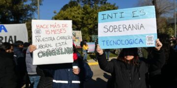 Trabajadores del INTI convocan este lunes a una movilización en contra del decreto “que los desguaza”