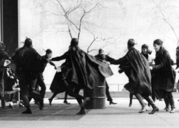 ¿Por qué nos juntamos las mujeres? – Hoy en “Vecinas en el aire”.